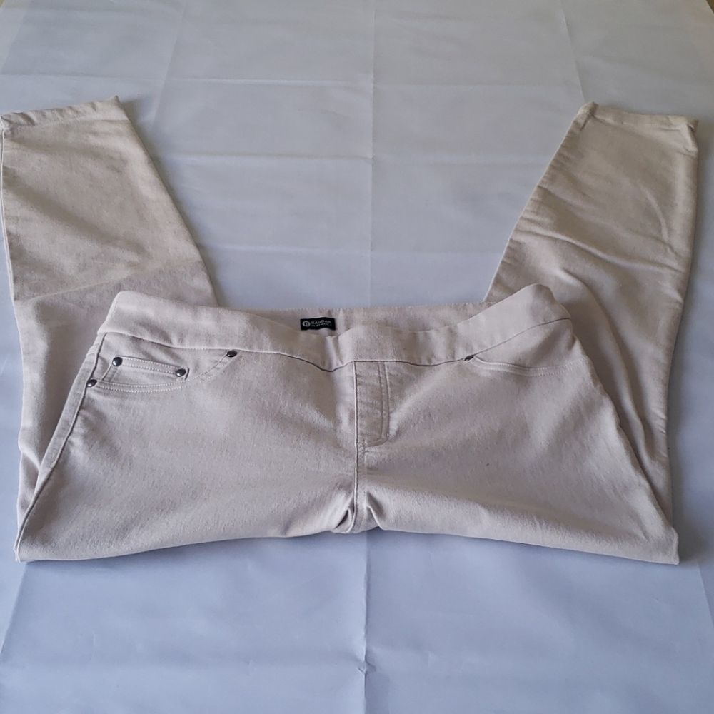 NWOT - Haggar Pull-On Stretch Twill Women's Pants